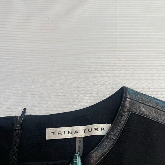 Trina Turk Black Sheath Stretch Lined Dress W/Leather Trim Sleeveless Size 2 - Picture 3 of 8